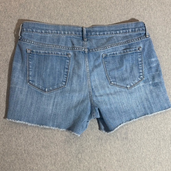Old Navy Womens Size 14 Medium Wash Cutoff Denim Jean Shorts - Picture 4 of 7